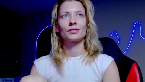 karoline121 online show from October 13, 9:26 pm