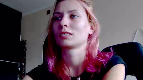 karoline121 online show from October 18, 11:00 am