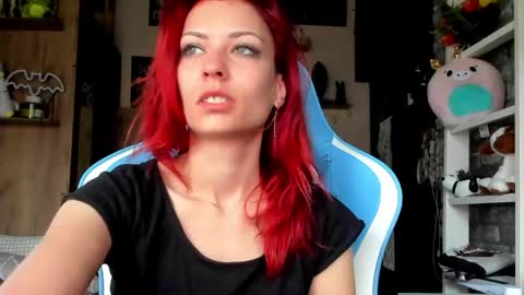 karoline121 online show from May 9, 4:06 am