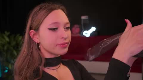 Caroline online show from March 26, 1:44 am