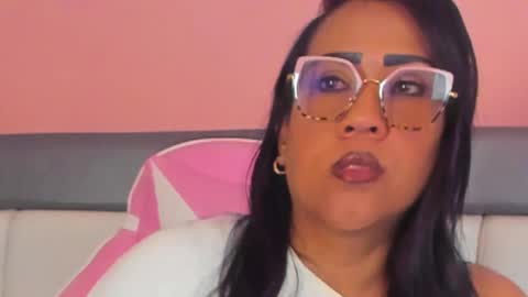 karolwest_ online show from December 15, 12:31 pm