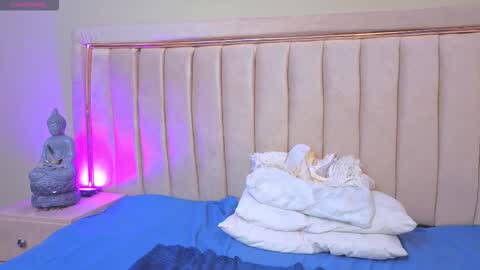 karoly online show from December 18, 5:52 pm