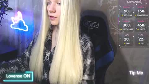 Caroline Fox online show from March 20, 9:03 am