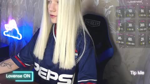 Caroline Fox online show from April 1, 9:43 am