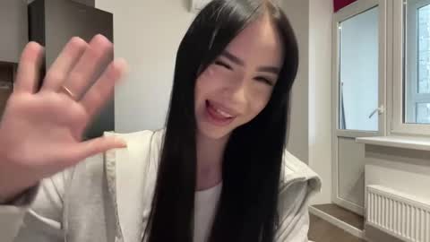 Izzy online show from May 28, 12:24 pm