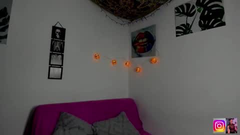 kassandra james online show from October 25, 12:02 pm