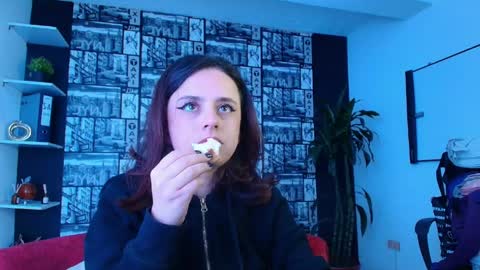 kassandra james online show from April 7, 11:32 am