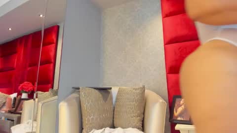 Kasandra Hall online show from November 3, 2:40 pm