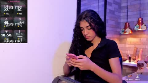 Snapshot of kassandraweked chatting on December 2, 11:18 pm Kassandra Weked online show from December 2, 11:18 pm