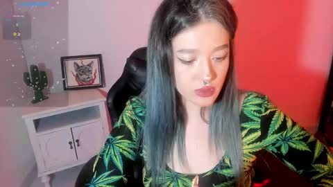 Snapshot of kat_apple chatting on October 24, 1:13 am Alicia online show from October 24, 1:13 am