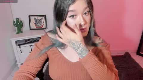 Snapshot of kat_apple chatting on November 6, 12:22 am Alicia online show from November 6, 12:22 am