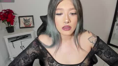 Snapshot of kat_apple chatting on November 18, 2:50 am Alicia online show from November 18, 2:50 am