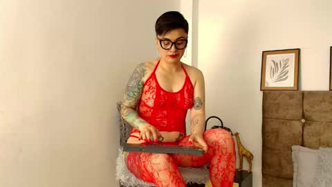 kat paradisse online show from November 21, 7:45 pm