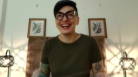 kat paradisse online show from February 5, 11:48 am