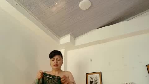 kat paradisse online show from February 7, 11:47 am