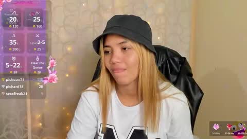 Snapshot of kata22sofia chatting on December 1, 3:06 pm kata22sofia online show from December 1, 3:06 pm