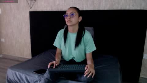 Katalina online show from November 14, 1:54 pm