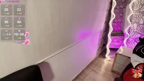 katana_tay online show from December 18, 12:22 pm