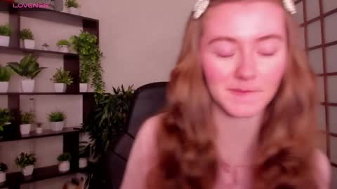 Snapshot of kate_cuddle chatting on December 22, 2:41 am Kate online show from December 22, 2:41 am