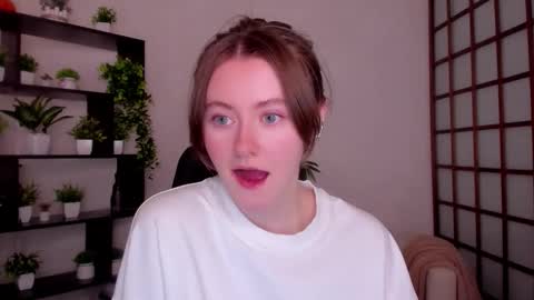 Snapshot of kate_cuddle chatting on February 9, 3:10 am Kate online show from February 9, 3:10 am