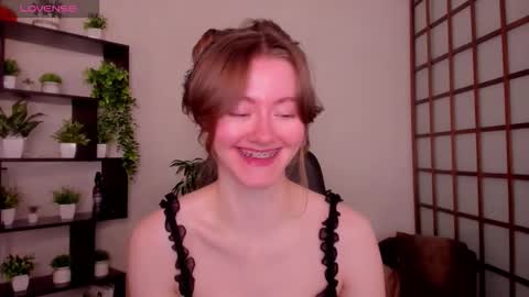 Snapshot of kate_cuddle chatting on February 13, 2:29 am Kate online show from February 13, 2:29 am