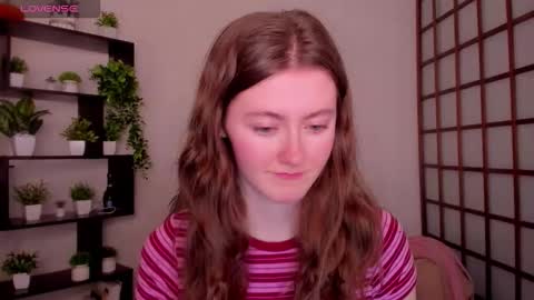 Snapshot of kate_cuddle chatting on February 17, 2:41 am Kate online show from February 17, 2:41 am