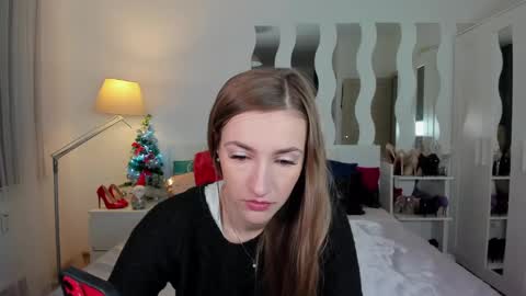 kate_redgar online show from January 3, 1:14 pm