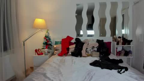 kate_redgar online show from January 7, 3:12 pm