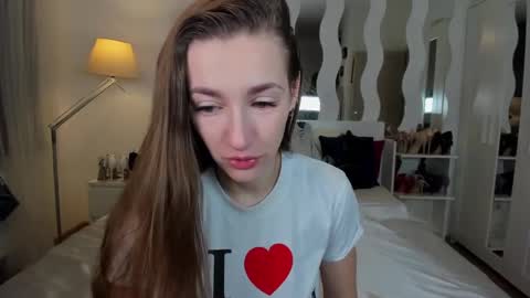 kate_redgar online show from February 5, 3:31 pm