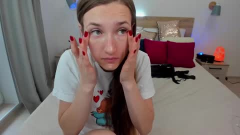 kate_redgar online show from September 18, 11:12 am