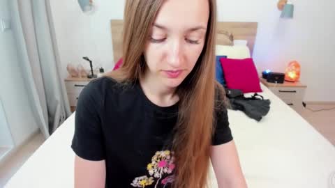 kate_redgar online show from September 27, 1:38 pm