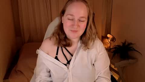 Kate   Follow me dear  online show from May 18, 1:39 pm