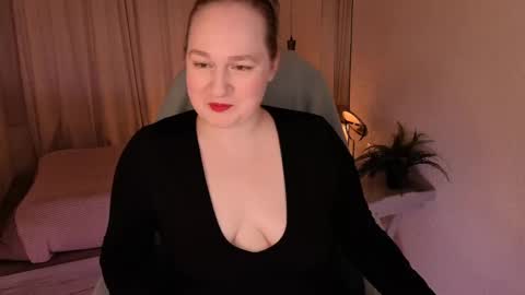 Kate   Follow me dear  online show from May 20, 1:28 pm