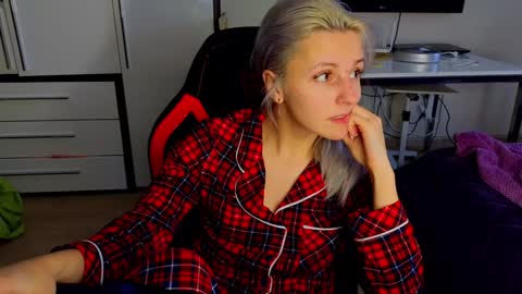 Kate  Sex-House  MILA WAYGMT2 MonTue  0300am-1500am online show from December 3, 6:59 am