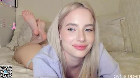 Snapshot of katebremar chatting on February 10, 10:47 pm online show from February 10, 10:47 pm