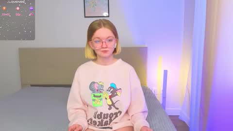 Snapshot of katebunnys chatting on February 17, 10:23 am katebunnys online show from February 17, 10:23 am