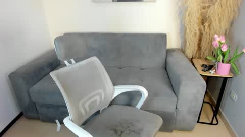 Kate  online show from July 6, 3:03 pm