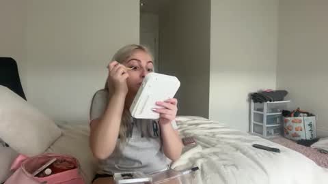 kateharperr online show from December 14, 8:02 pm