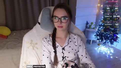 Snapshot of kateleoo chatting on December 14, 4:42 pm Im Kate online show from December 14, 4:42 pm