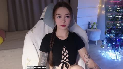 Snapshot of kateleoo chatting on December 16, 1:43 pm Im Kate online show from December 16, 1:43 pm