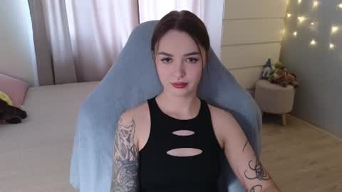 Snapshot of kateleoo chatting on June 30, 10:49 am Im Kate online show from June 30, 10:49 am