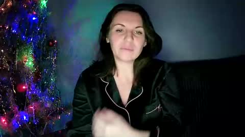 Snapshot of katemorana chatting on December 19, 6:01 pm KateMorana online show from December 19, 6:01 pm