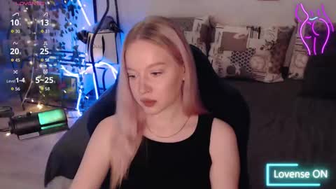 Snapshot of katerinaxvold chatting on October 8, 6:38 pm Lisa online show from October 8, 6:38 pm