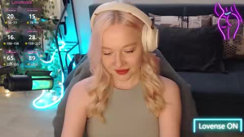 Lisa online show from November 21, 8:40 pm