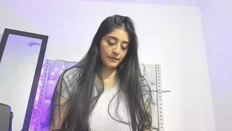 love meeee online show from November 7, 7:25 pm