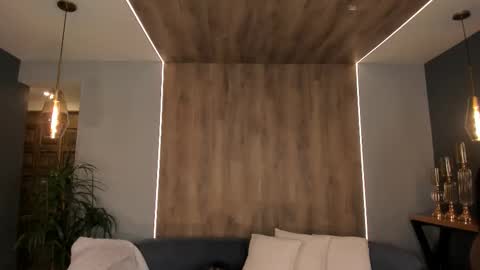 K A T E  online show from February 12, 9:59 am