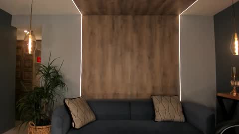 K A T E  online show from February 14, 10:01 am