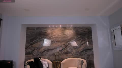 K A T E  online show from April 19, 8:02 am