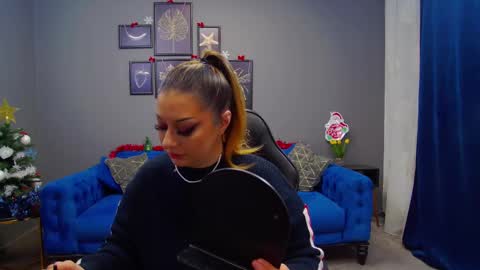 Kate online show from December 17, 6:09 pm