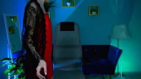 katewillows online show from March 21, 4:39 am